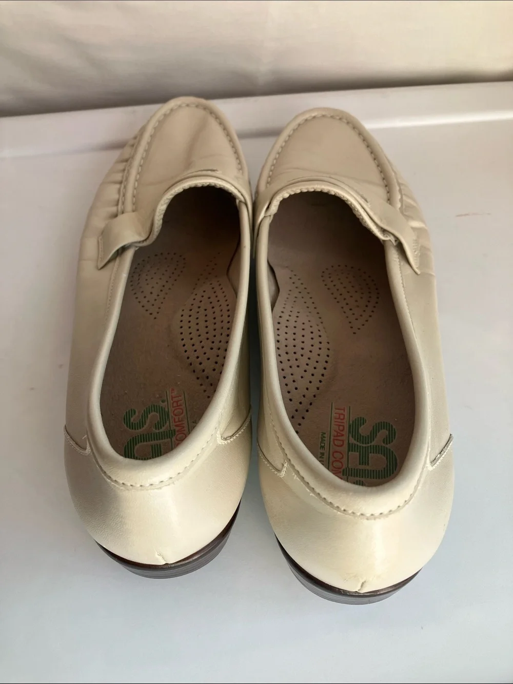 SAS Easier Tripad Comfort cream leather penny loafers moc-toe women’s 10.5